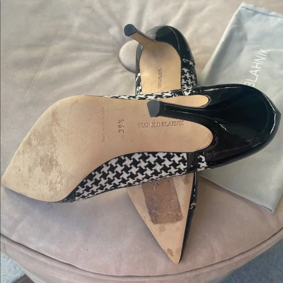 Manolo Blahnik Black and White Houndstooth Mary Jane Heels, size 39 1/2 - Picture 6 of 6